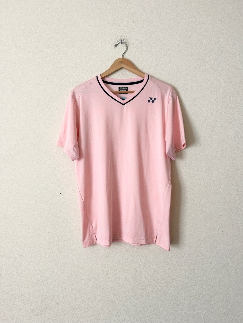 Yonex Men’s LARGE Badminton Tennis pink short sleeve Vneck shirt